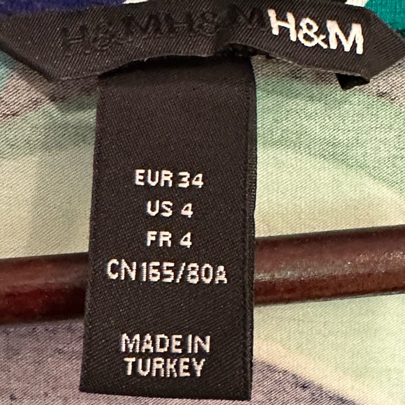H&M wrap dress multicolored non wrinkle size 4 - Picture 2 of 3
